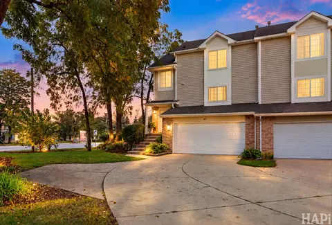 301 Stevens Ct, Grayslake, IL 60030