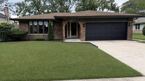 18338 May St, Homewood, IL 60430
