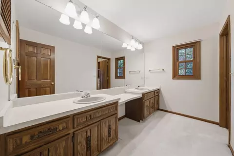 Bath - 943 E Gartner Rd, Naperville, IL 60540 photo 6 of 7
