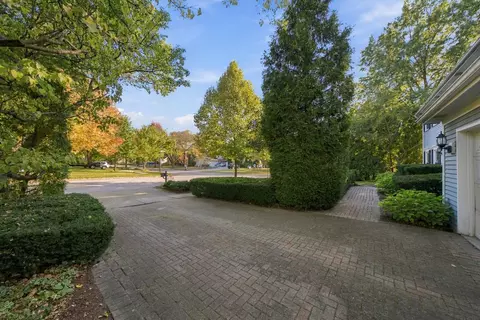 Exterior - 943 E Gartner Rd, Naperville, IL 60540 photo 15 of 15