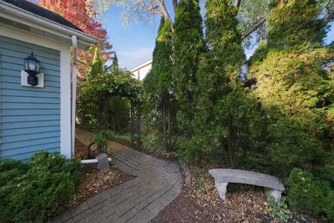 Exterior - 943 E Gartner Rd, Naperville, IL 60540 photo 14 of 15