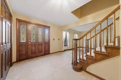 Entry Way - 943 E Gartner Rd, Naperville, IL 60540 photo 1 of 2
