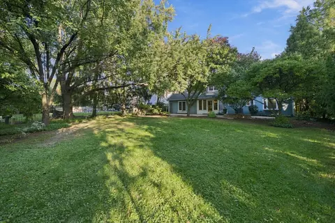 Exterior - 943 E Gartner Rd, Naperville, IL 60540 photo 10 of 15