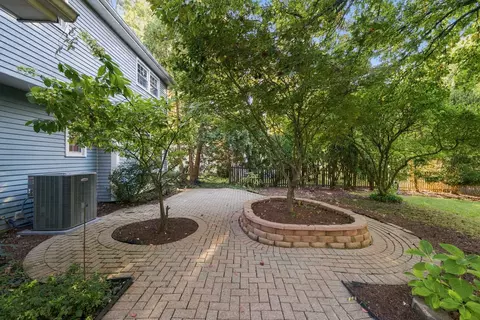 Exterior - 943 E Gartner Rd, Naperville, IL 60540 photo 3 of 15