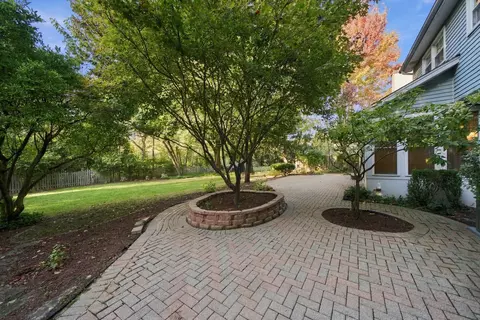 Exterior - 943 E Gartner Rd, Naperville, IL 60540 photo 4 of 15