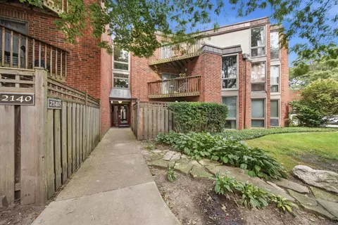2140 N Lincoln Ave #5202, Chicago, IL 60614