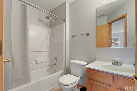 Bath - 2136 Concord Dr #0, Mchenry, IL 60050 photo 2 of 2