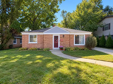 643 E Rockland Rd, Libertyville, IL 60048