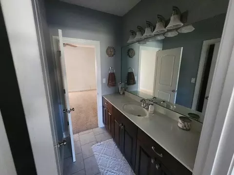 Bath - 4820 W Key West Ln, Springfield, IL 62711 photo 4 of 6