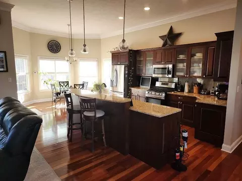 Kitchen - 4820 W Key West Ln, Springfield, IL 62711 photo 1 of 4
