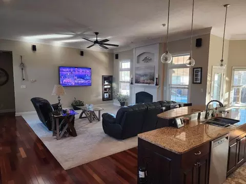 Living - 4820 W Key West Ln, Springfield, IL 62711 photo 2 of 2