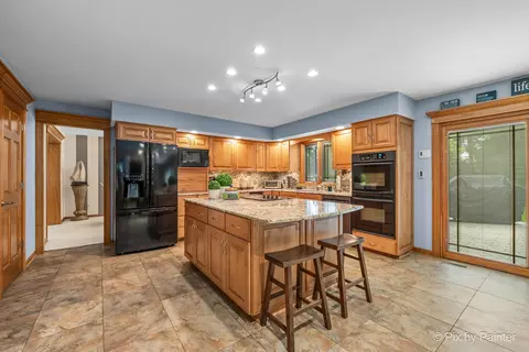 Kitchen - 2917 Pleasant Dr, Mchenry, IL 60051 photo 2 of 3