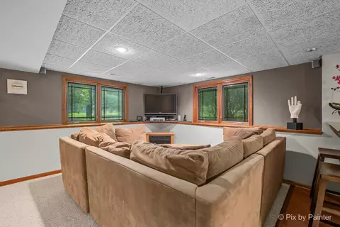 Living - 2917 Pleasant Dr, Mchenry, IL 60051 photo 7 of 8