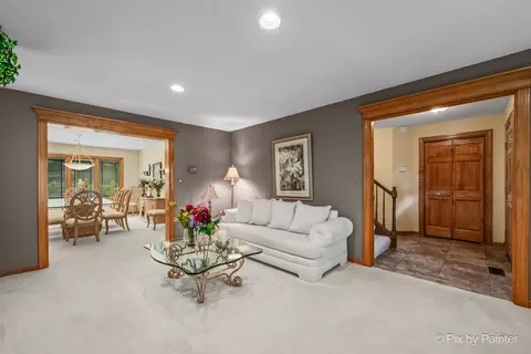 Living - 2917 Pleasant Dr, Mchenry, IL 60051 photo 6 of 8