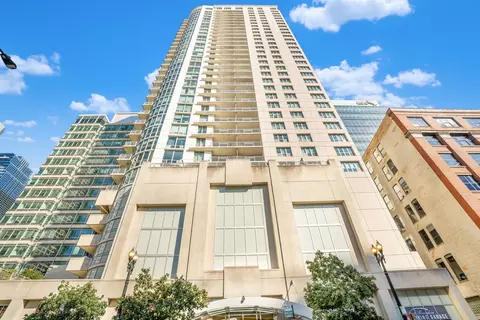 125 S Jefferson St #607, Chicago, IL 60661