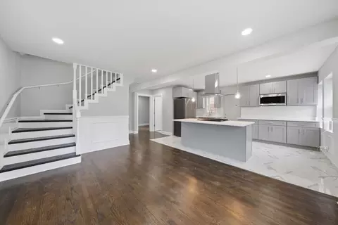 Entry Way - 433 W 100th St, Chicago, IL 60628 photo 1 of 3
