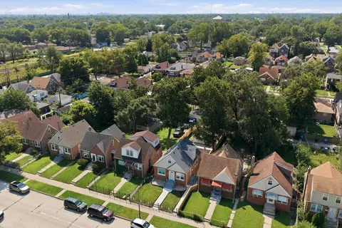 View/Area - 433 W 100th St, Chicago, IL 60628 photo 1 of 2
