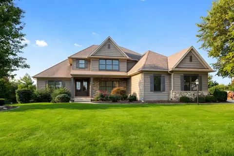 3934 Grayhawk Ct, Bettendorf, IA 52722