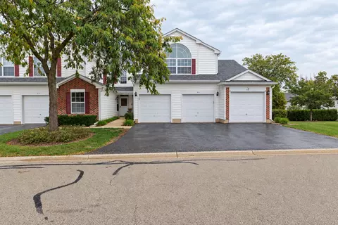 7 Hoover Ct #B, Streamwood, IL 60107