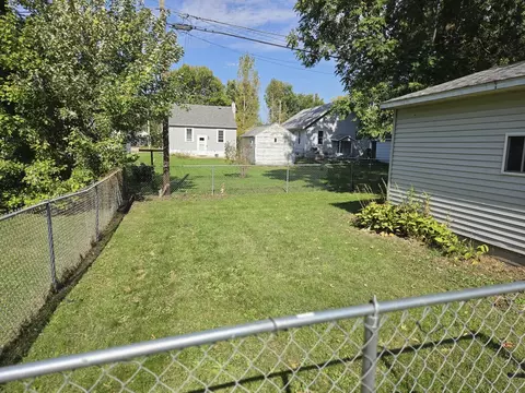 Exterior - 1410 E 14th St, Sterling, IL 61081 photo 3 of 3