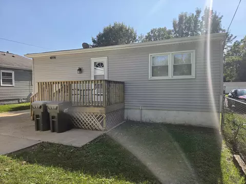 Exterior - 1410 E 14th St, Sterling, IL 61081 photo 2 of 3