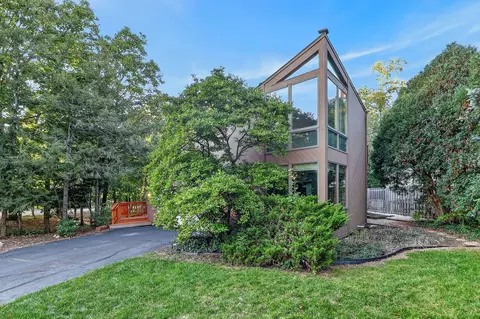 5337 Brookbank Rd, Downers Grove, IL 60515