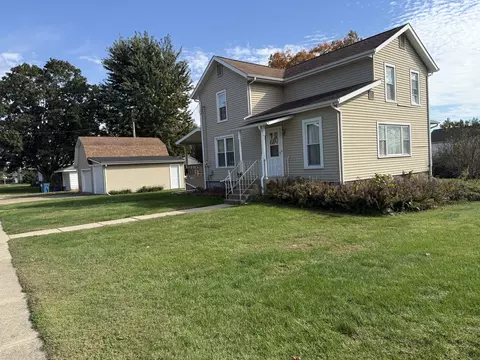 Exterior - 206 E Clark St, Princeton, IL 61356 photo 6 of 9
