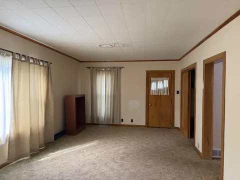 Living - 206 E Clark St, Princeton, IL 61356 photo 4 of 5
