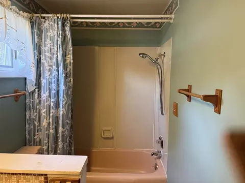 Bath - 206 E Clark St, Princeton, IL 61356 photo 1 of 2