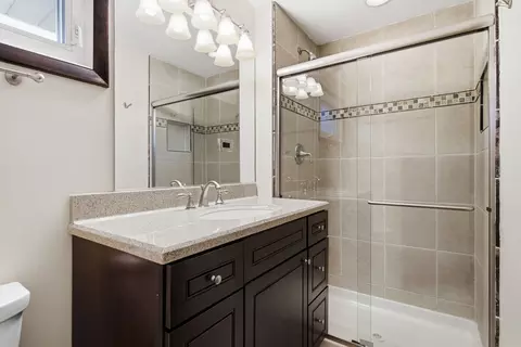 Bath - 770 S Stuart Ave, Elmhurst, IL 60126 photo 1 of 4