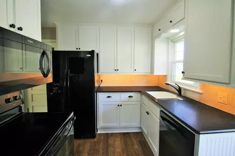 Kitchen - 3530 19th Ave, Moline, IL 61265 photo 3 of 4