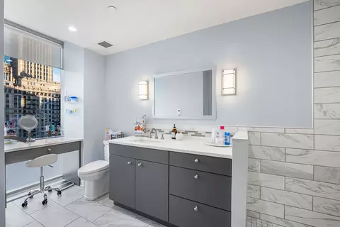 Bath - 8 E Randolph St #1605, Chicago, IL 60601 photo 1 of 3