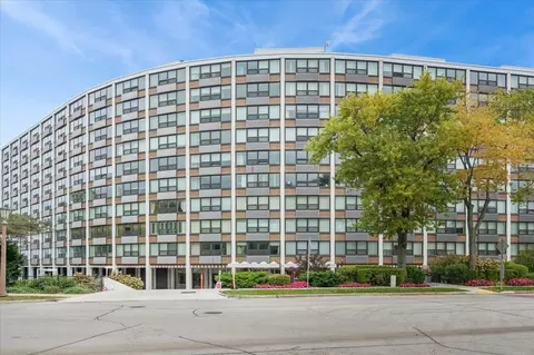 1630 Sheridan Rd #10-J, Wilmette, IL 60091