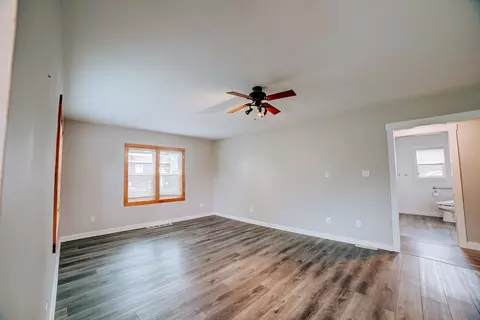 Living - 445 N 5th St, Sheldon, IL 60966 photo 1 of 4