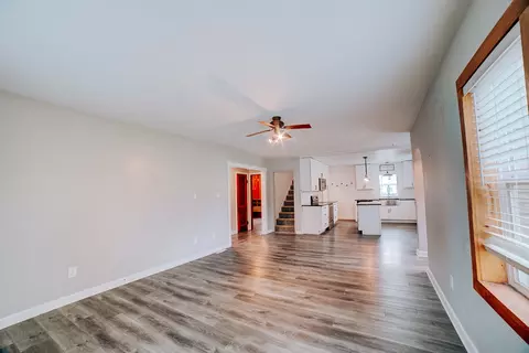 Living - 445 N 5th St, Sheldon, IL 60966 photo 2 of 4