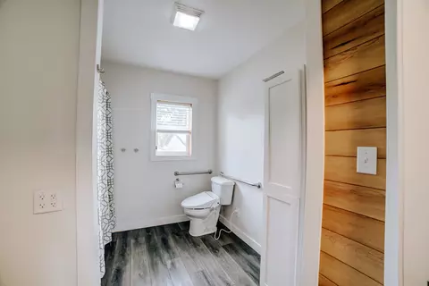 Bath - 445 N 5th St, Sheldon, IL 60966 photo 1 of 3