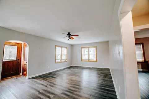 Living - 445 N 5th St, Sheldon, IL 60966 photo 4 of 4