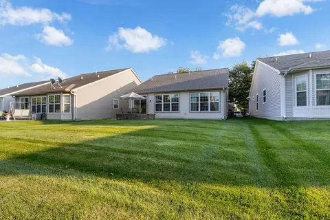 Exterior - 2771 Beacon Point Cir, Elgin, IL 60124 photo 7 of 7
