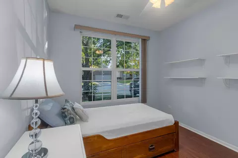 Bedroom - 2771 Beacon Point Cir, Elgin, IL 60124 photo 4 of 5