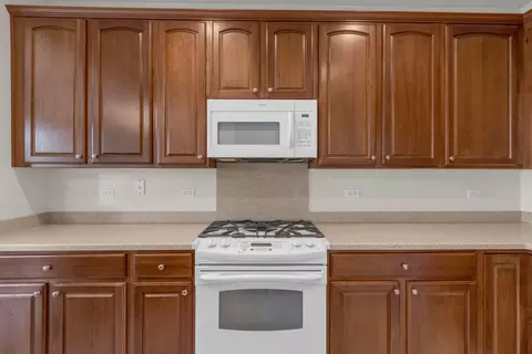 Kitchen - 2771 Beacon Point Cir, Elgin, IL 60124 photo 4 of 4