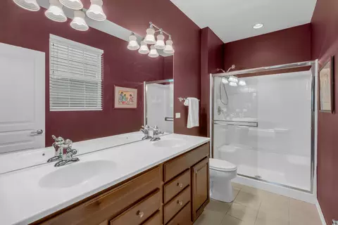 Bath - 2771 Beacon Point Cir, Elgin, IL 60124 photo 1 of 2
