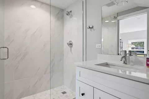 Bath - 1503 Monroe Ave, River Forest, IL 60305 photo 6 of 6