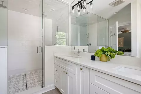 Bath - 1503 Monroe Ave, River Forest, IL 60305 photo 3 of 6