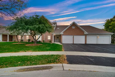 37 Ashburn Ct #Z2, Schaumburg, IL 60194