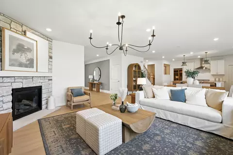 Living - 3132 Peyton Cir, Aurora, IL 60503 photo 3 of 4