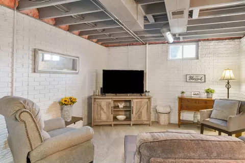 Living - 17 Dexter Blvd, Park View, IA 52748 photo 1 of 1