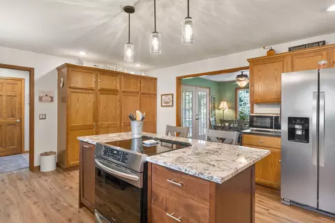 Kitchen - 17 Dexter Blvd, Park View, IA 52748 photo 2 of 5