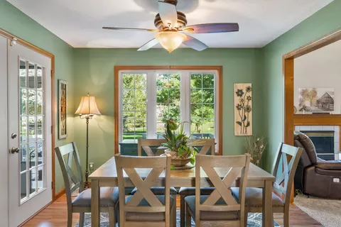 Dining - 17 Dexter Blvd, Park View, IA 52748 photo 2 of 2