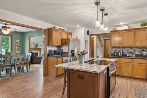 Kitchen - 17 Dexter Blvd, Park View, IA 52748 photo 4 of 5