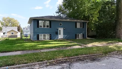 426 45th St, Moline, IL 61265 photo 3